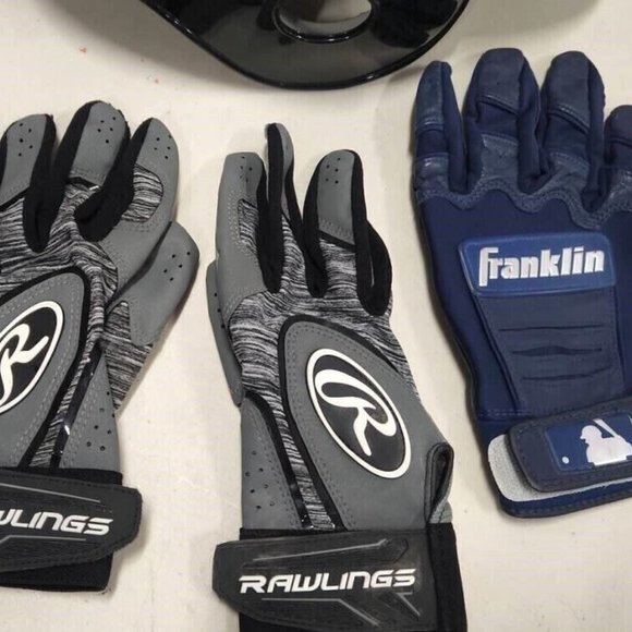 Lot of BASEBALL GEAR Nike Swoosh Wristbands Franklin Blue Hand Glove +++ - Picture 2 of 2